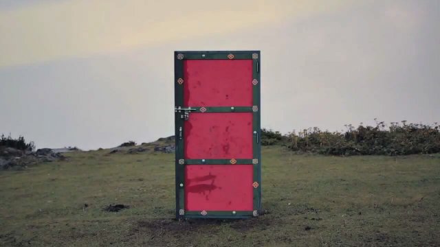 The Red Door (2014) Fragman