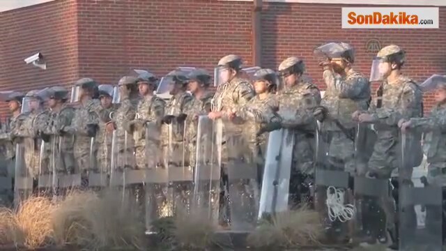 Askeri Birlik Ferguson'da Nöbet Tuttu