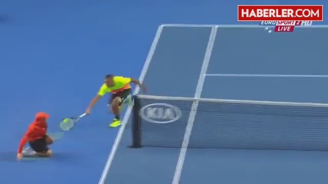 19 Yaşındaki Tenisçi Kyrgios Avustralya Açık'ta Çeyrek Finale Çıktı