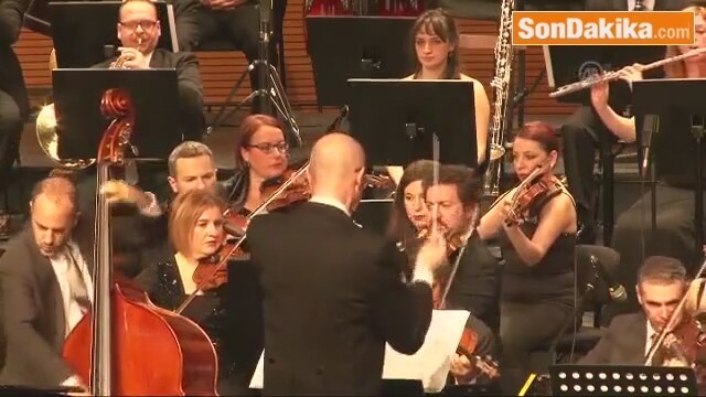 Ünlü Tango Orkestrası Konser Verdi